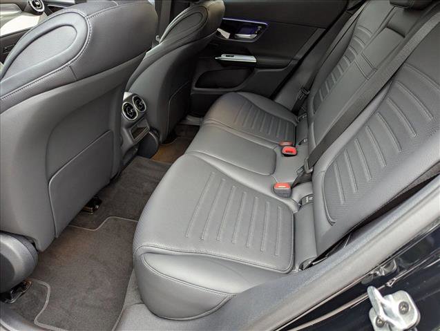 Used 2026 Mercedes-Benz GLC 300 image 13