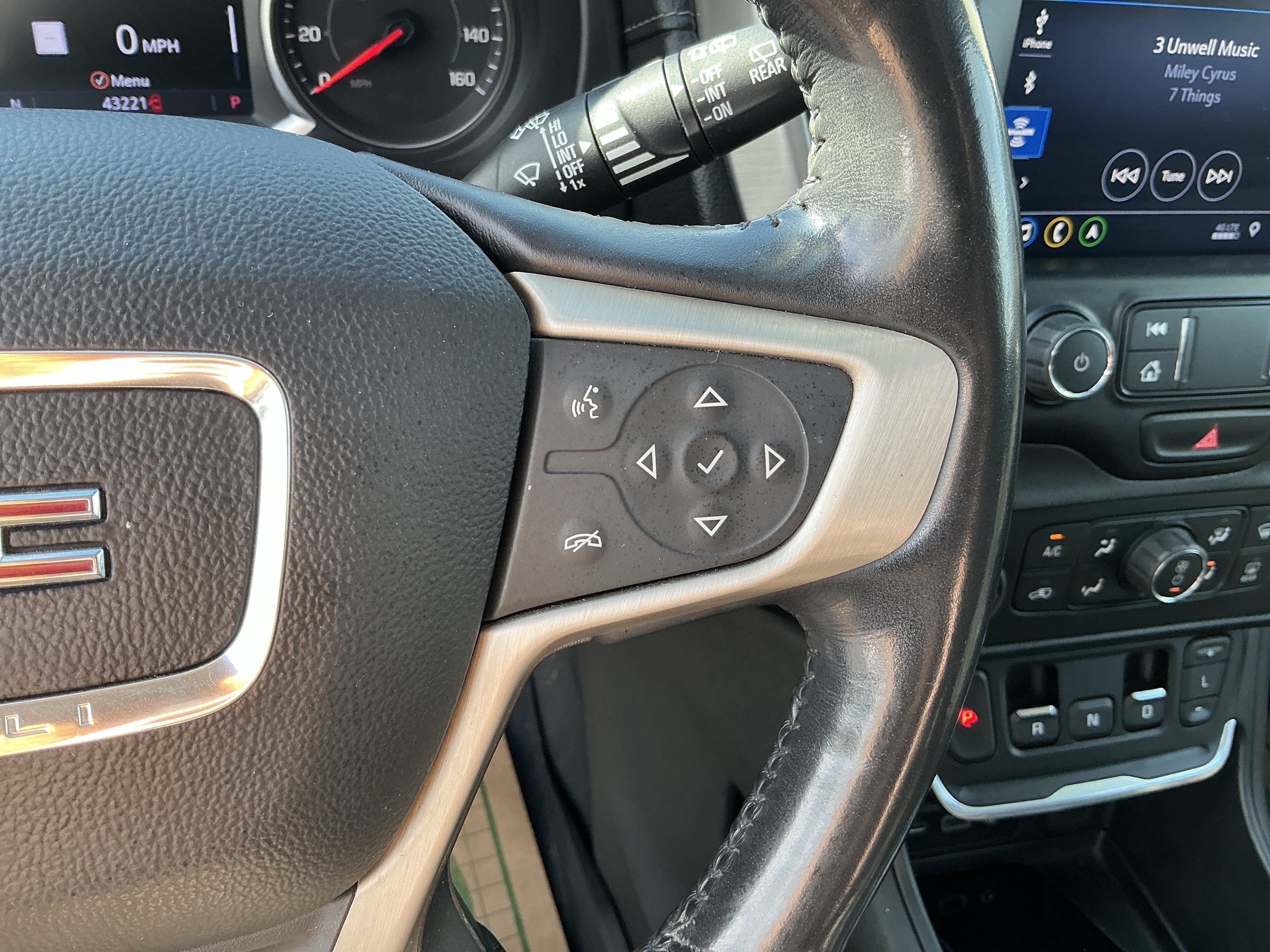 Used 2020 GMC Terrain Denali w/ Denali Premium Package AWD/4WD image 18