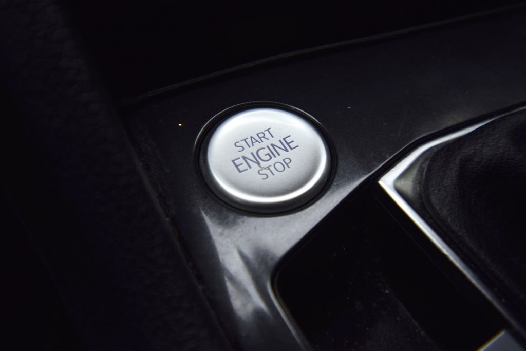 Used 2023 Volkswagen Tiguan SE image 31