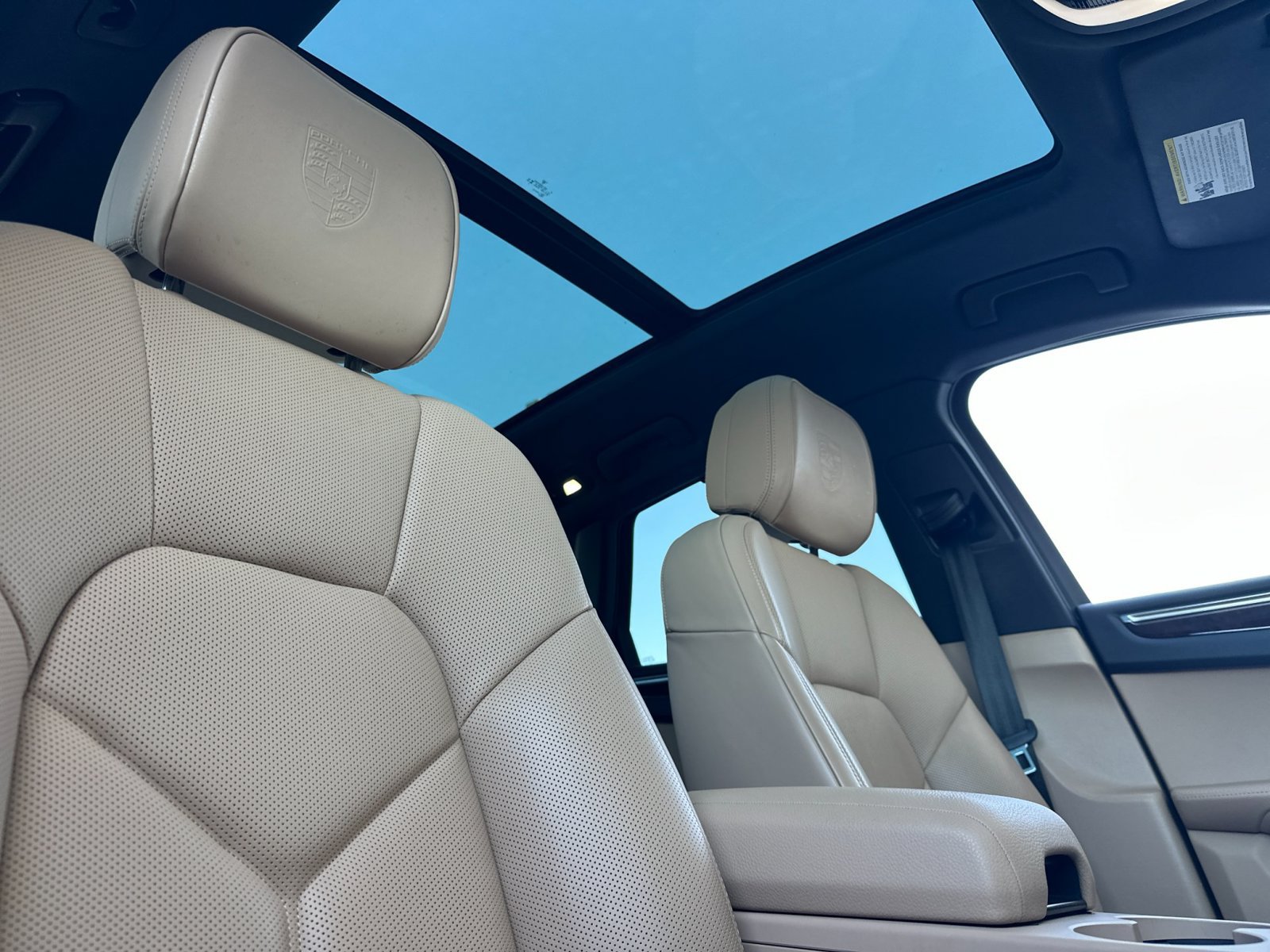 Used 2024 Porsche Macan AWD/4WD image 20