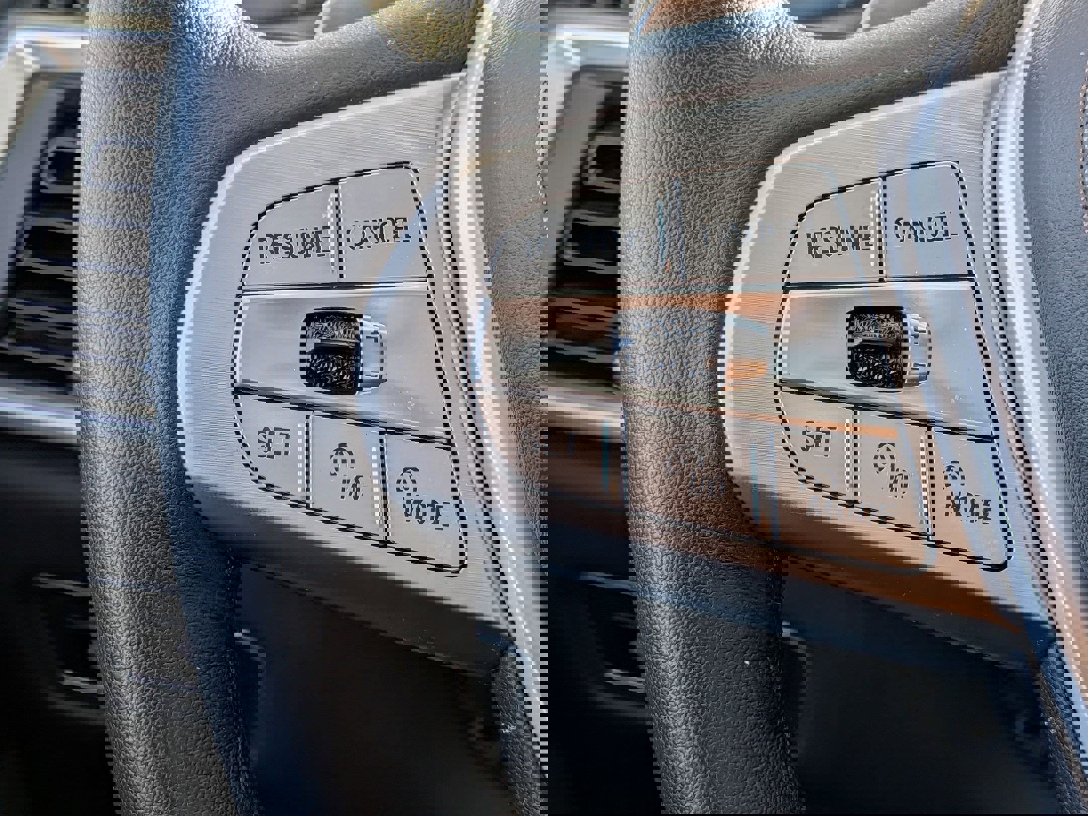 Used 2025 BMW X7 xDrive40i w/ Premium Package image 17