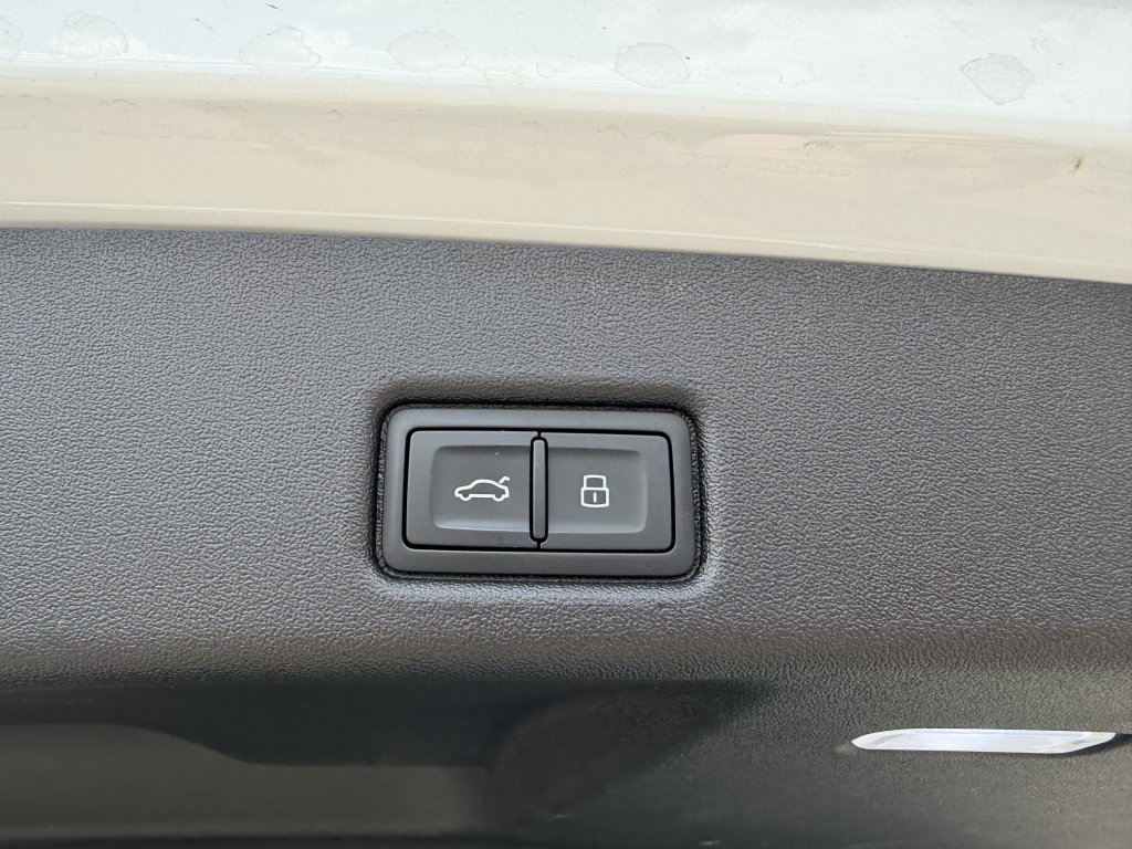 Used 2025 Audi Q5 Premium AWD/4WD image 41