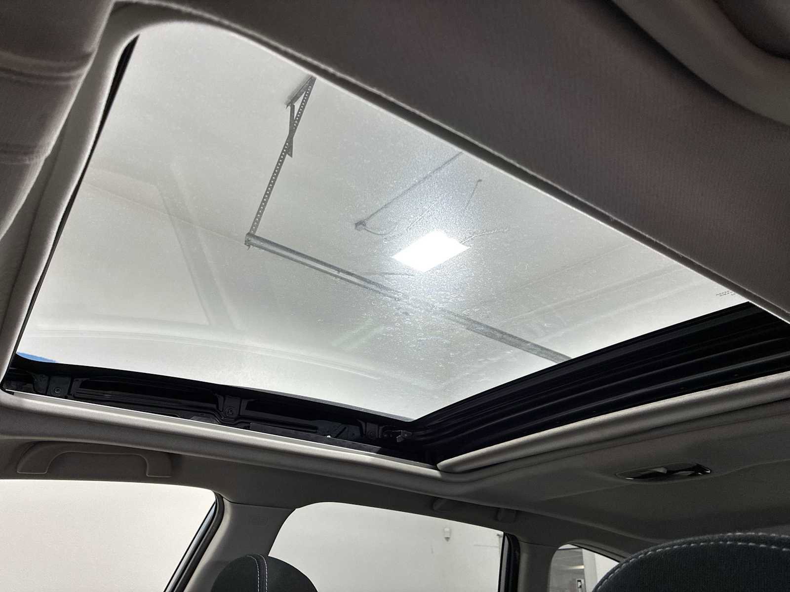 Used 2016 Subaru Forester 2.5i Premium w/ All-Weather Package image 16