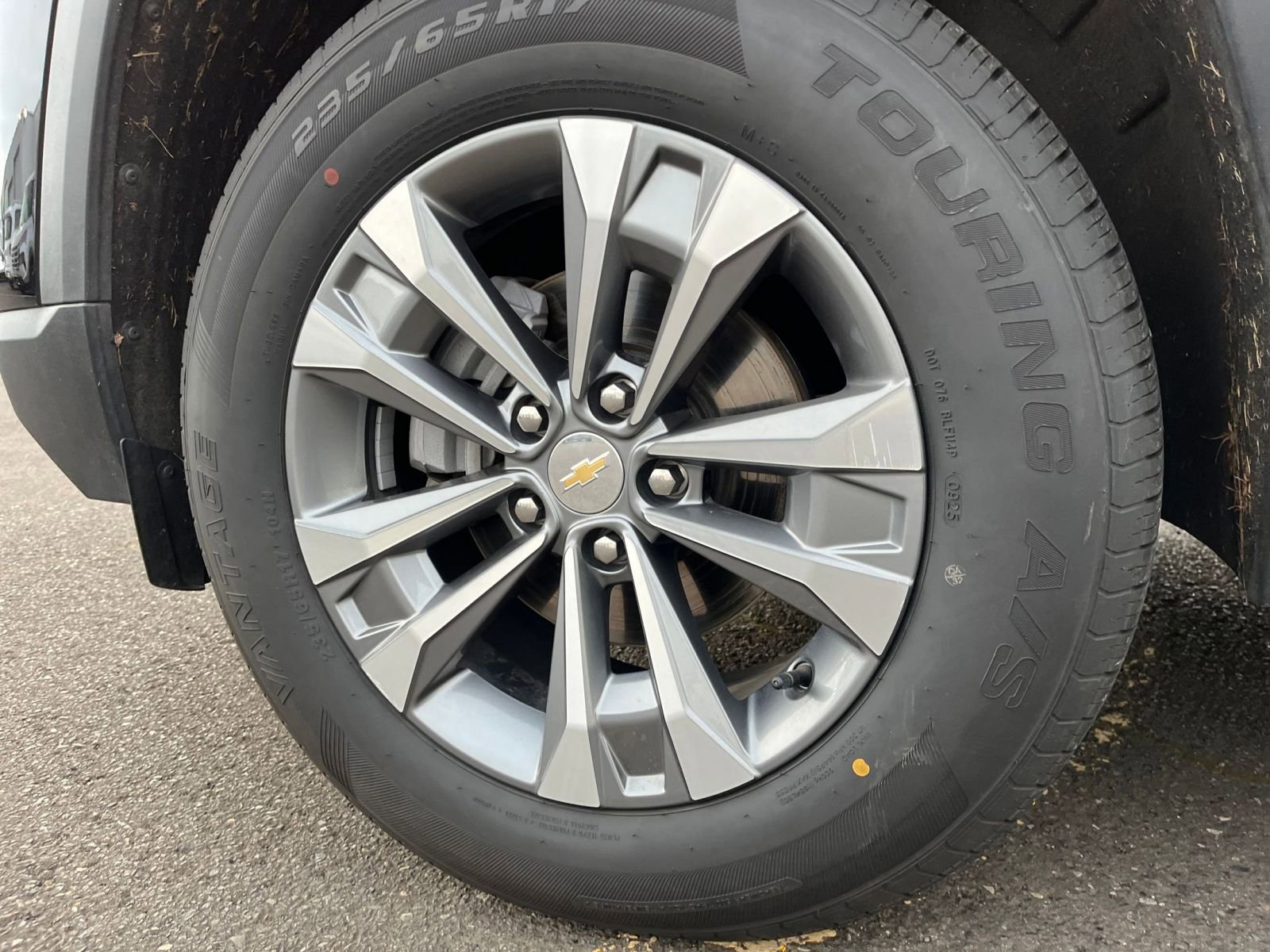 Used 2025 Chevrolet Equinox LT image 30