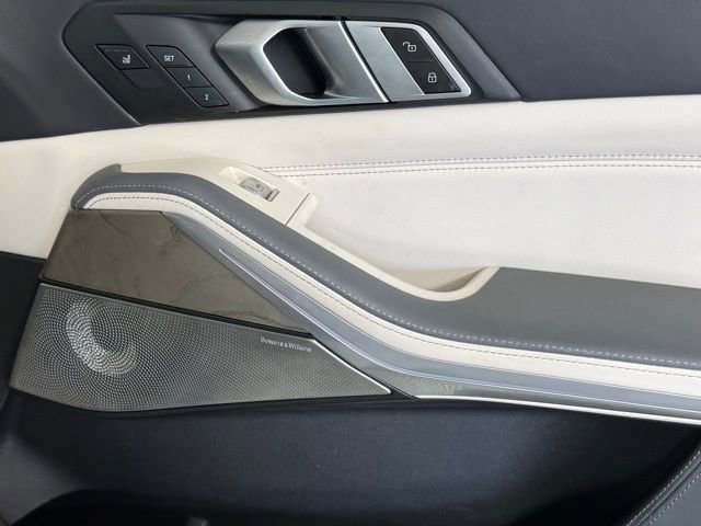 Used 2024 BMW ALPINA XB7 image 28