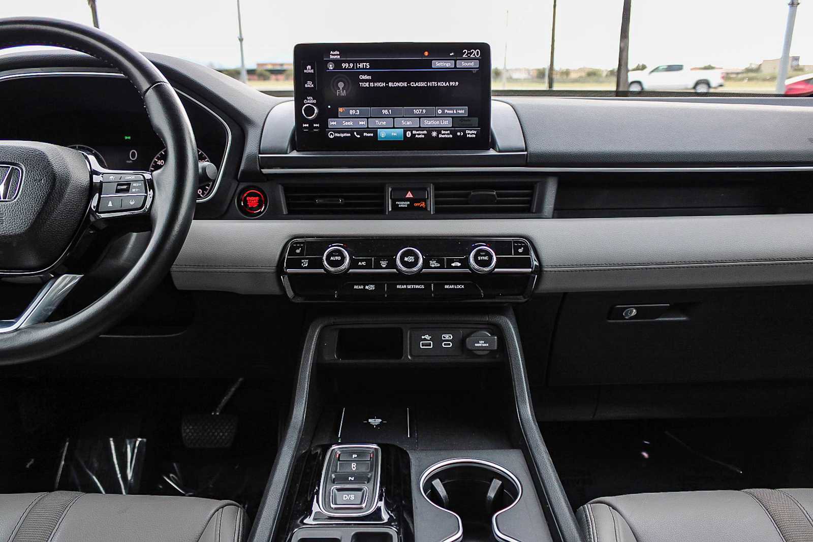 Certified 2025 Honda Pilot Touring image 13