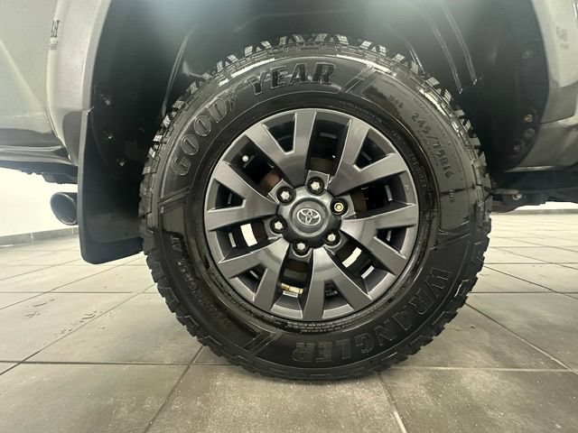 Used 2021 Toyota Tacoma SR5 w/ Blackout Package (TMS) AWD/4WD image 12