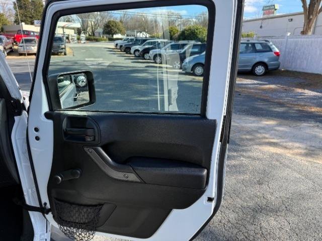 Used 2018 Jeep Wrangler Unlimited Sport w/ Connectivity Group image 8