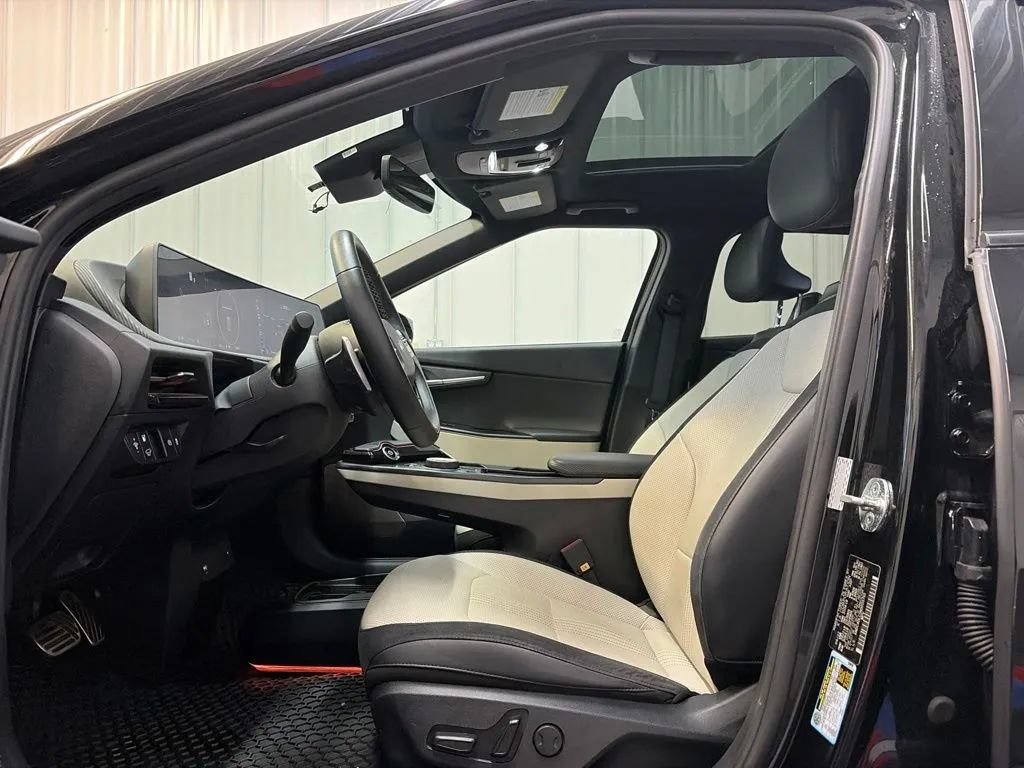 Used 2022 Kia EV6 GT-Line w/ GT-Line White Seat Package AWD/4WD image 11