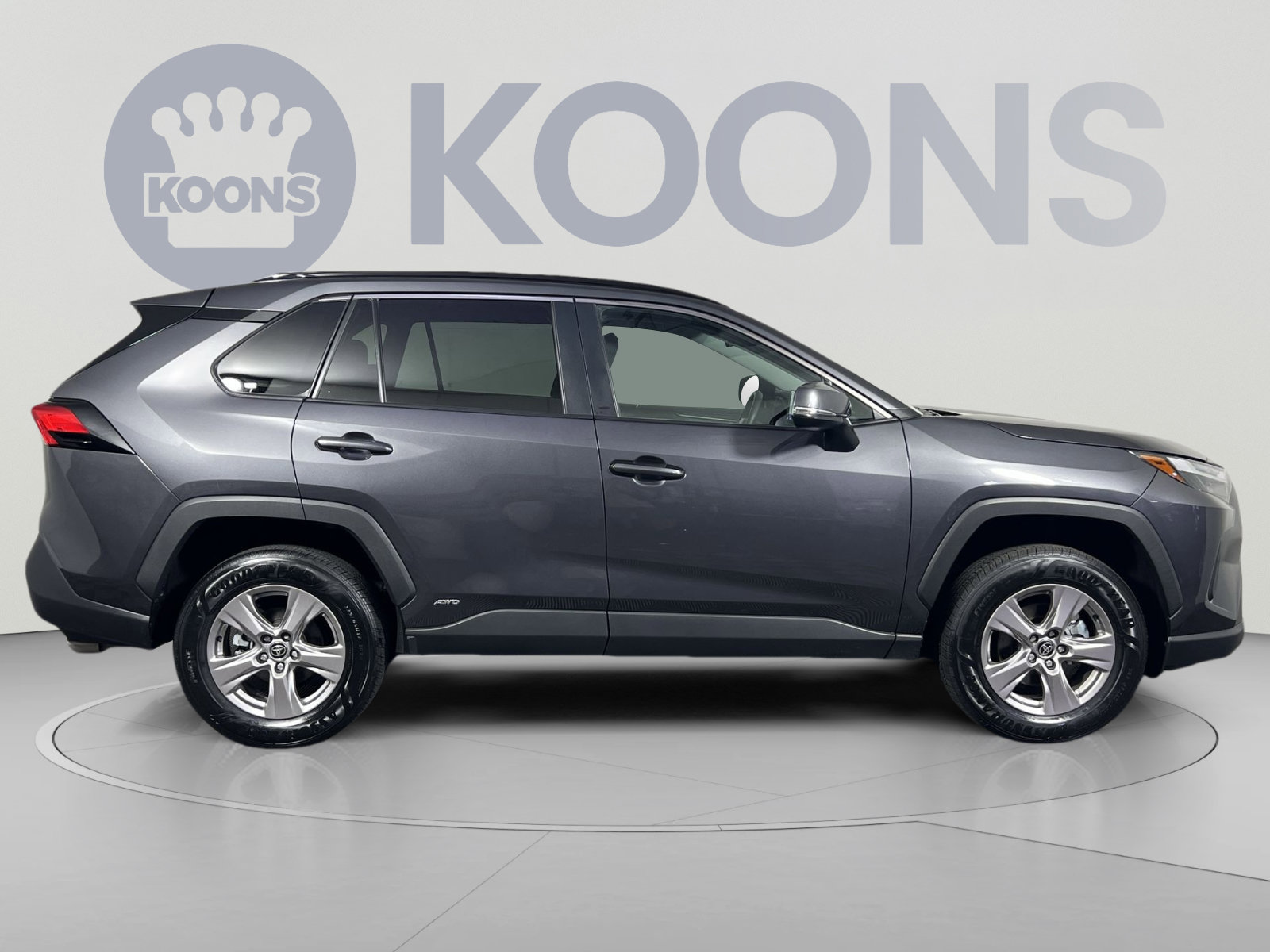 Used 2025 Toyota RAV4 XLE AWD/4WD image 8