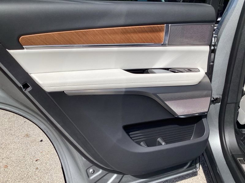 New 2026 Cadillac Vistiq Luxury w/ LPO, Floor Liner Package image 10