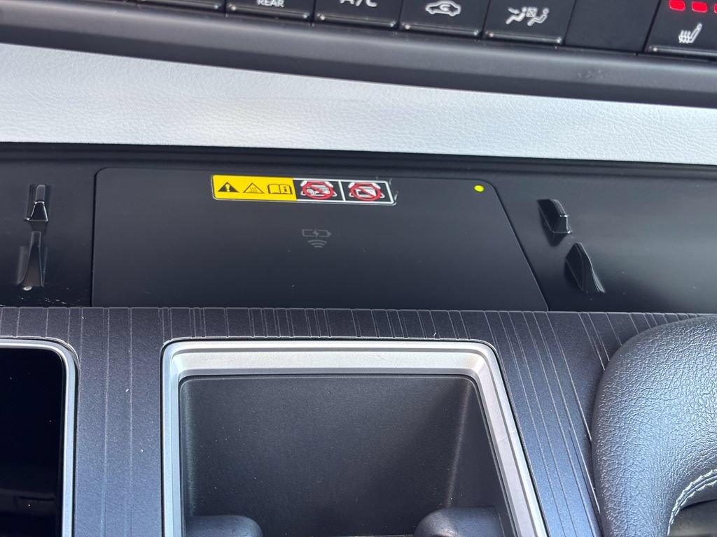 Used 2026 Toyota Sienna XLE FWD image 24
