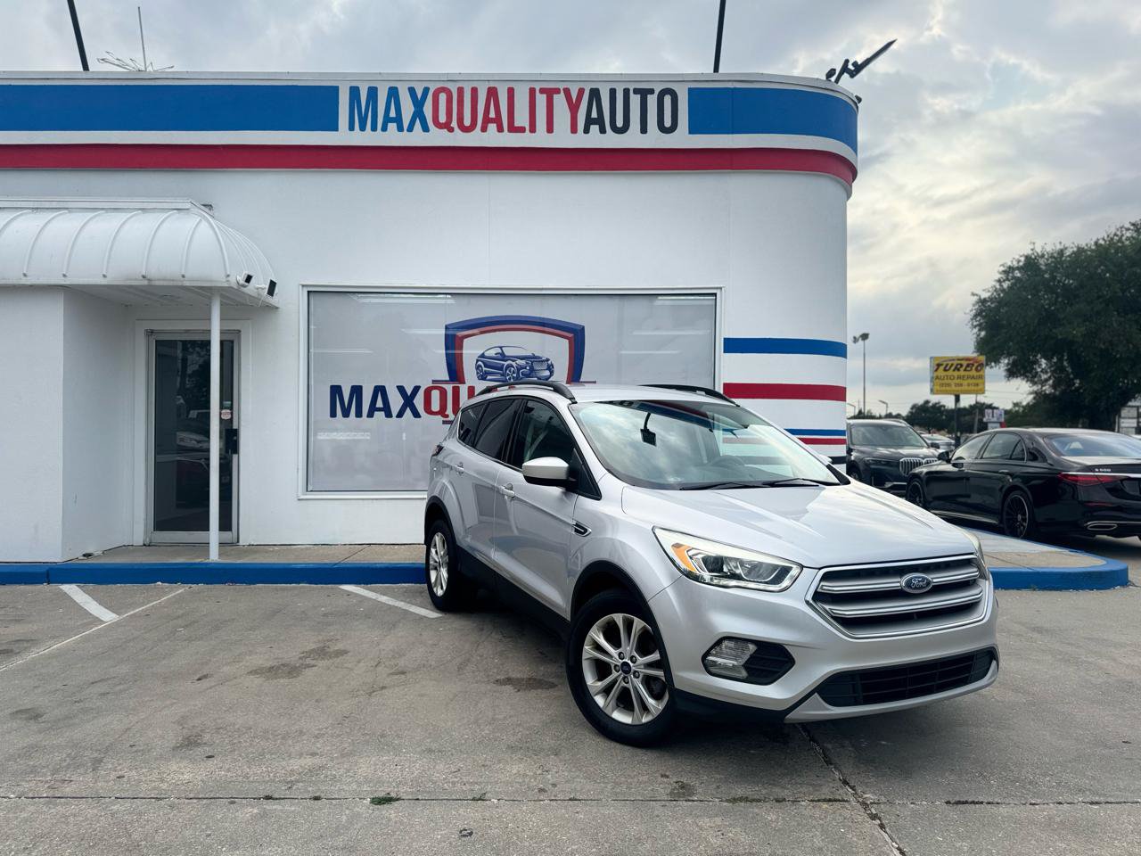 Used 2017 Ford Escape SE w/ Equipment Group 201A FWD image 14