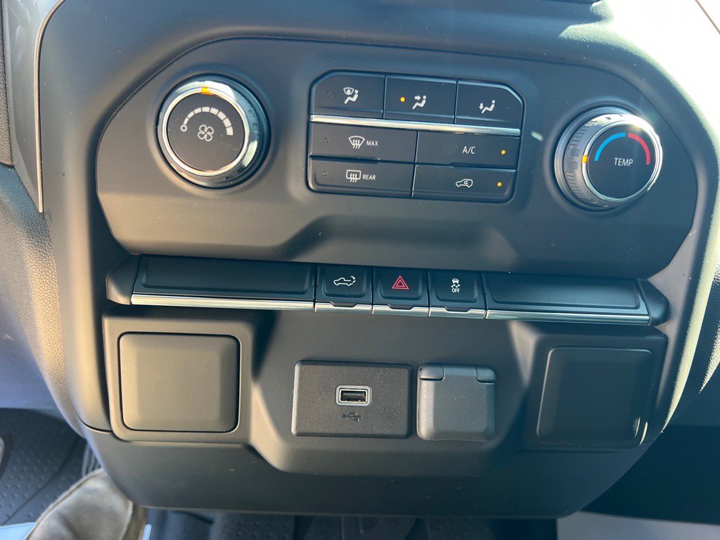 Used 2019 Chevrolet Silverado 1500 Custom w/ Custom Value Package image 20