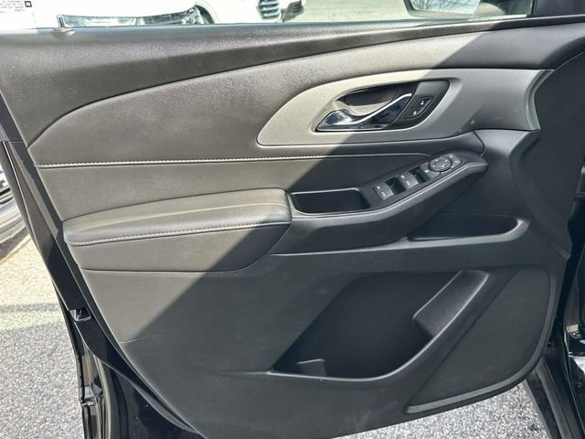 Used 2023 Chevrolet Traverse LT image 14