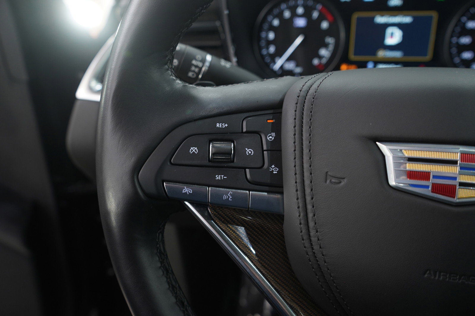 Used 2022 Cadillac XT6 Premium Luxury w/ Platinum Package image 17