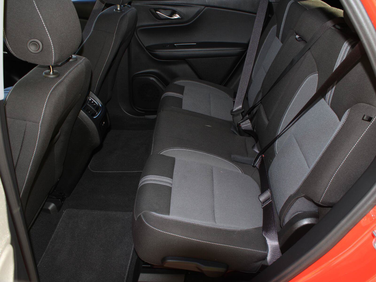 Used 2025 Chevrolet Blazer LT AWD/4WD image 19