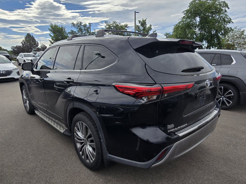Used 2021 Toyota Highlander Platinum AWD/4WD image 14