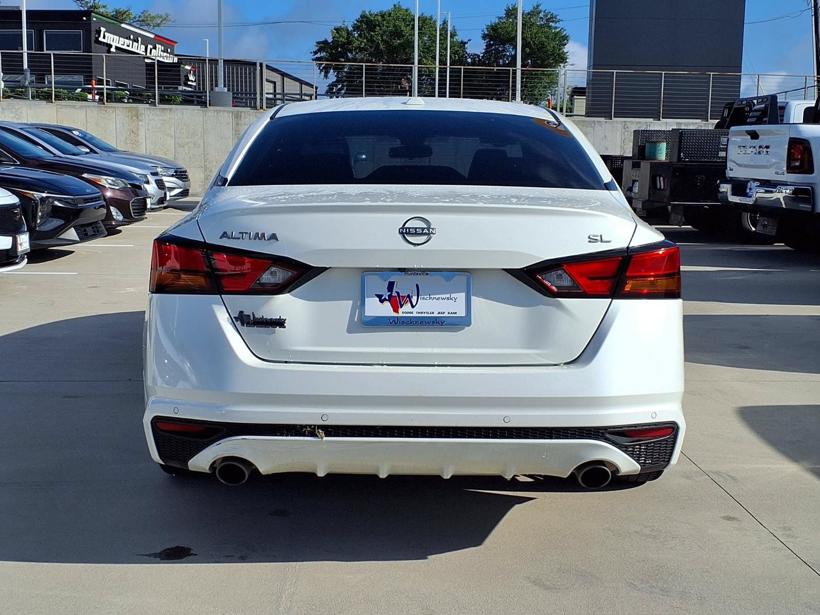 Used 2024 Nissan Altima 2.5 SL FWD image 7