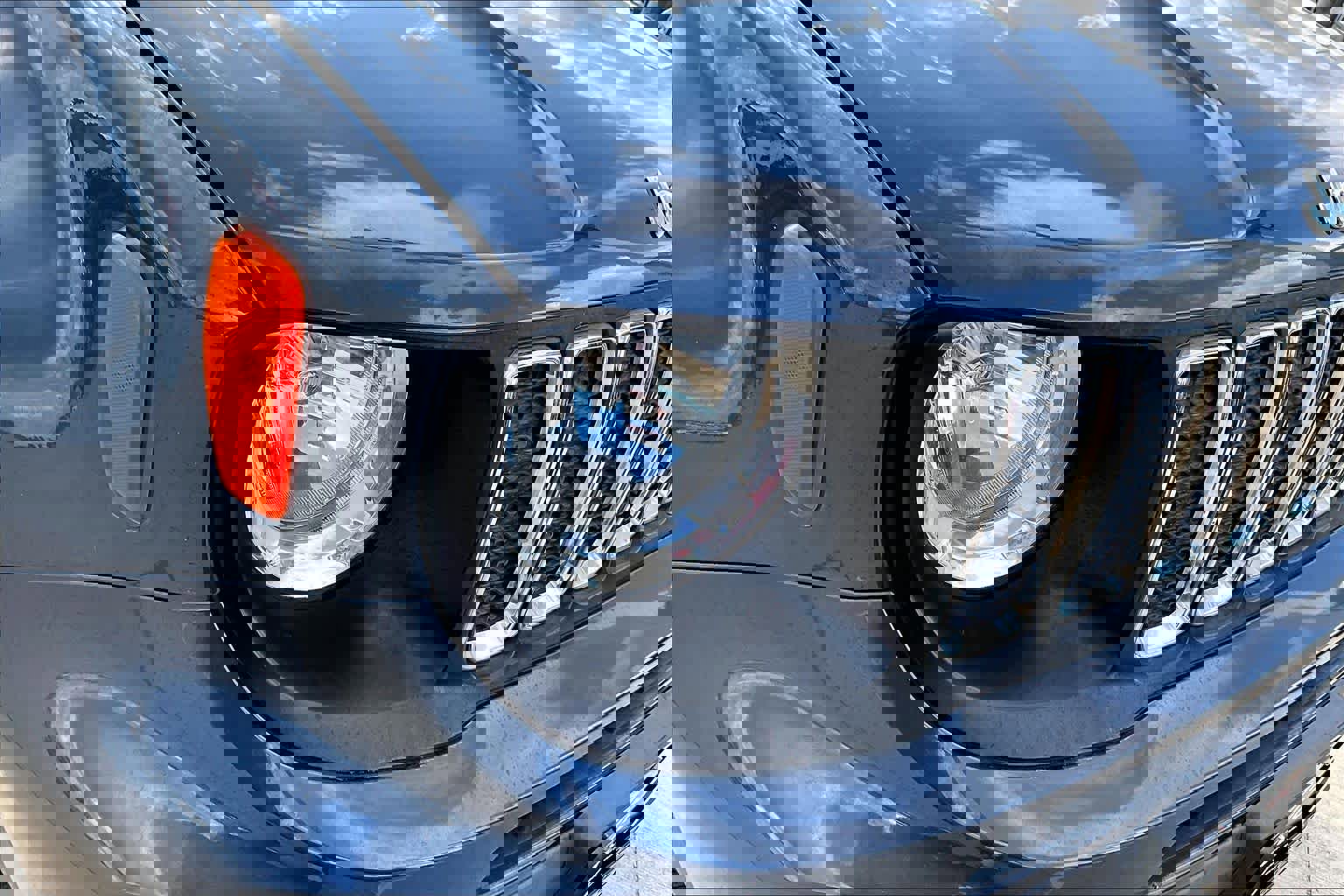 Used 2021 Jeep Renegade Latitude image 24