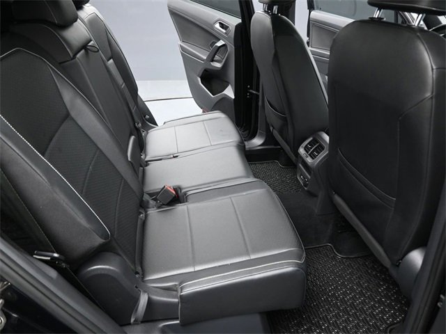 Used 2021 Volkswagen Tiguan SE R-Line w/ 3-Row Tiguan MDO Package image 24