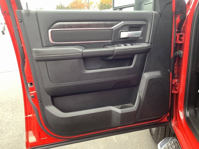 Used 2024 RAM 2500 Big Horn w/ Bed Utility Group image 9