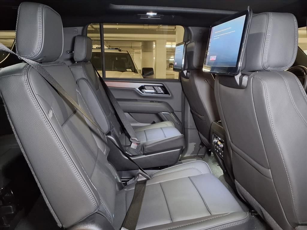 New 2026 GMC Yukon XL Denali w/ Advanced Technology Package image 7