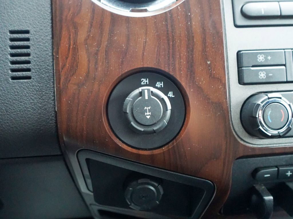 Used 2011 Ford F250 Lariat w/ Lariat Interior Pkg image 23