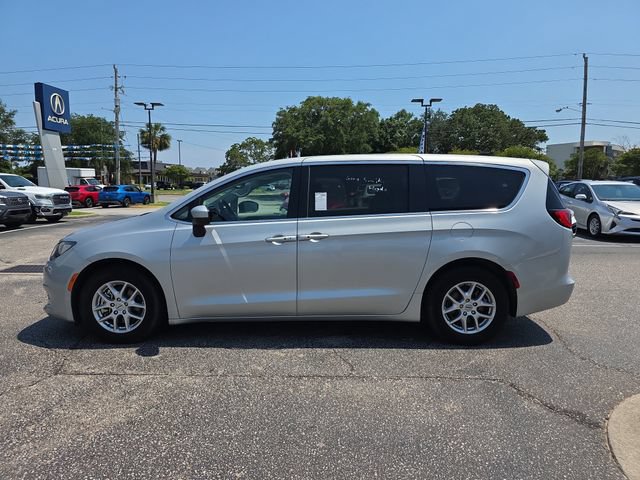 Used 2023 Chrysler Voyager LX FWD image 7