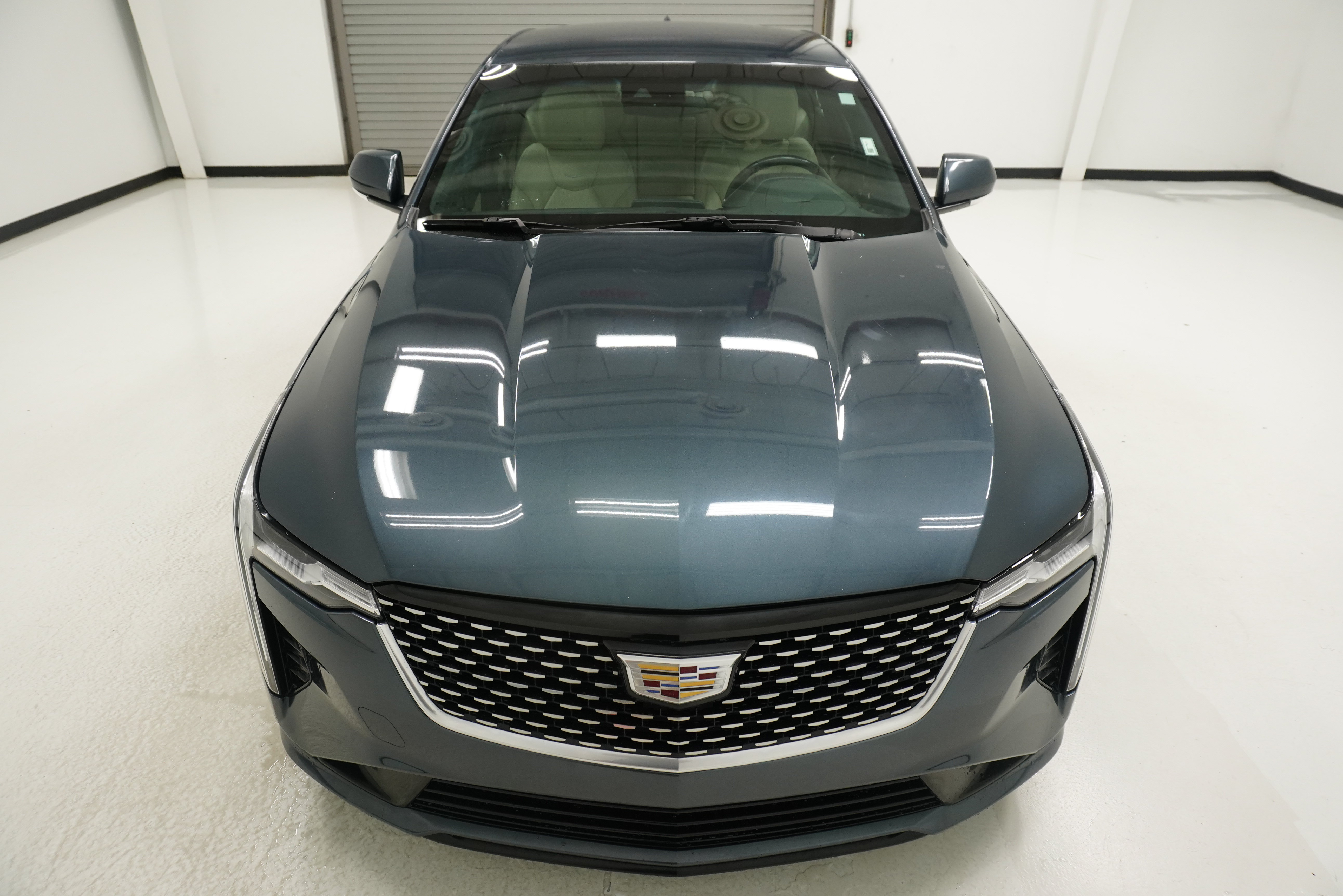 Used 2021 Cadillac CT4 Premium Luxury RWD image 2