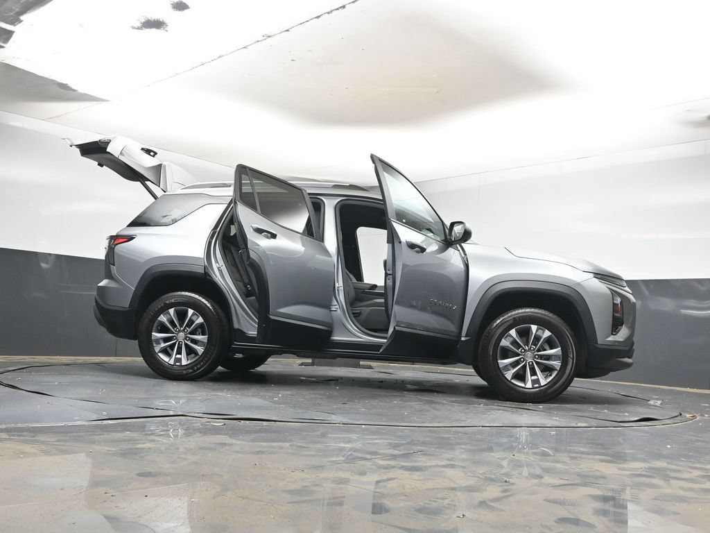 Used 2025 Chevrolet Equinox LT w/ Convenience Package II FWD image 40
