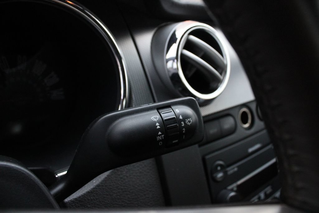 Used 2007 Ford Mustang GT RWD image 13