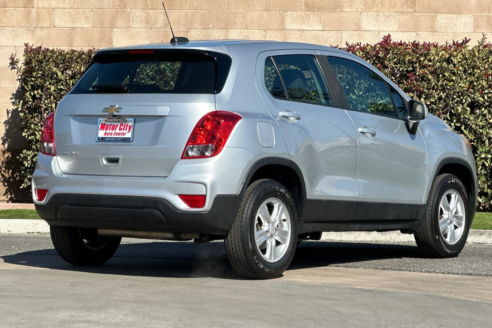 Used 2018 Chevrolet Trax LS image 4