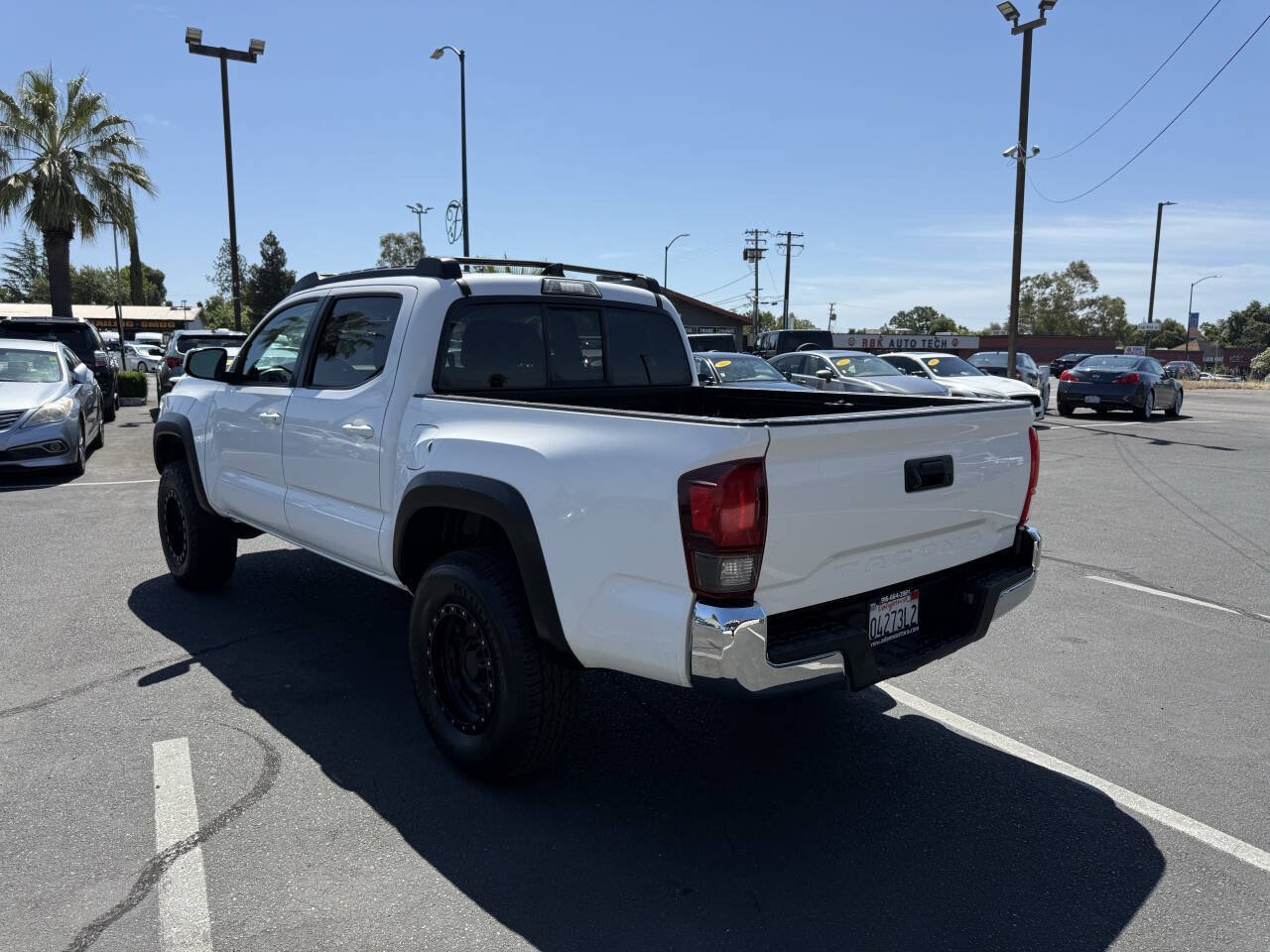 Used 2018 Toyota Tacoma SR5 RWD image 5
