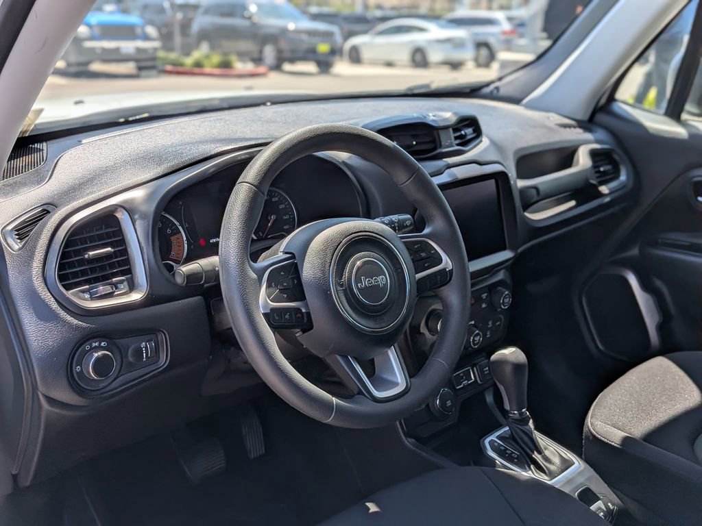 Used 2023 Jeep Renegade Latitude image 13