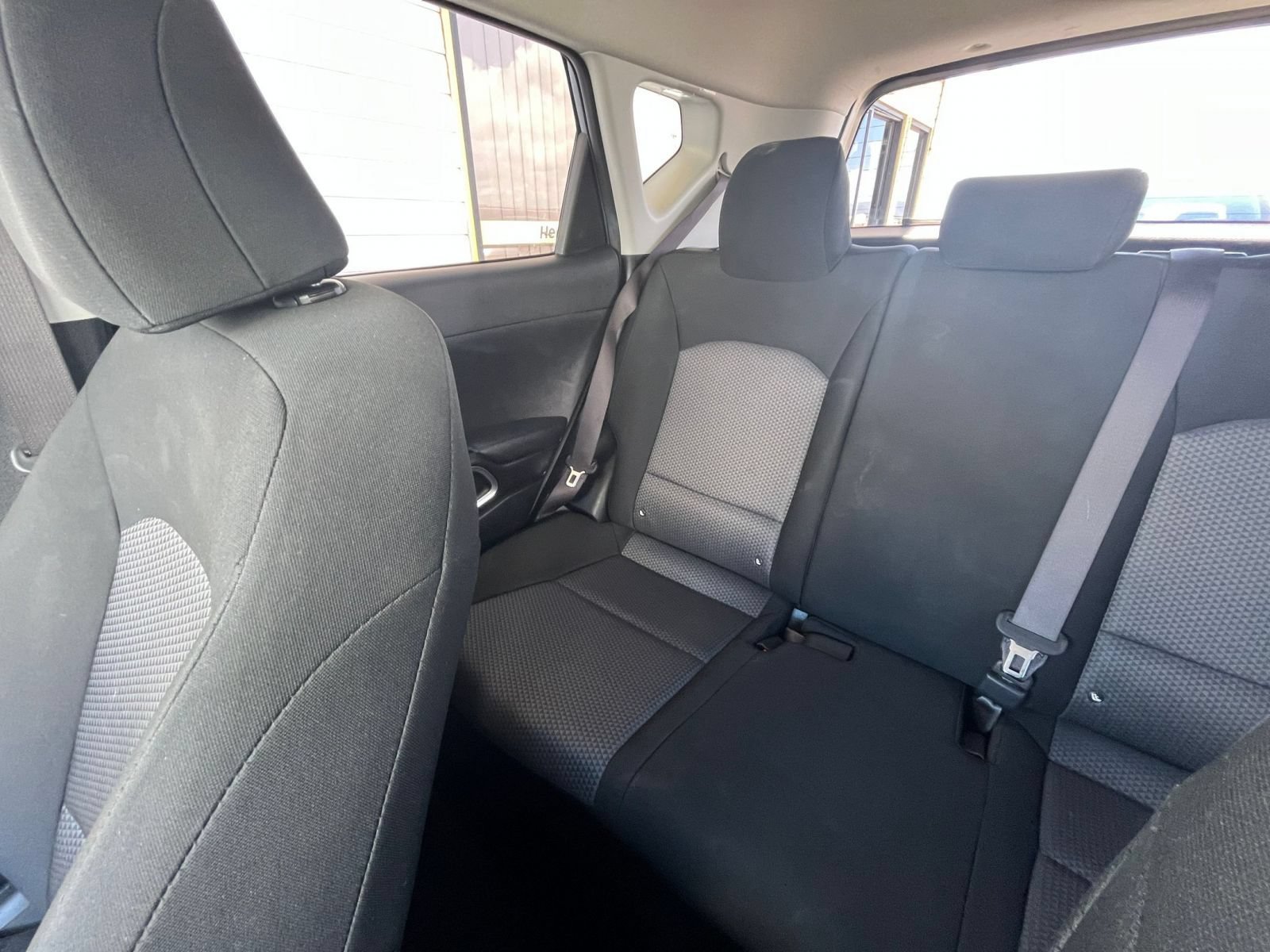 Used 2025 Kia Soul LX w/ LX Technology Package FWD image 35