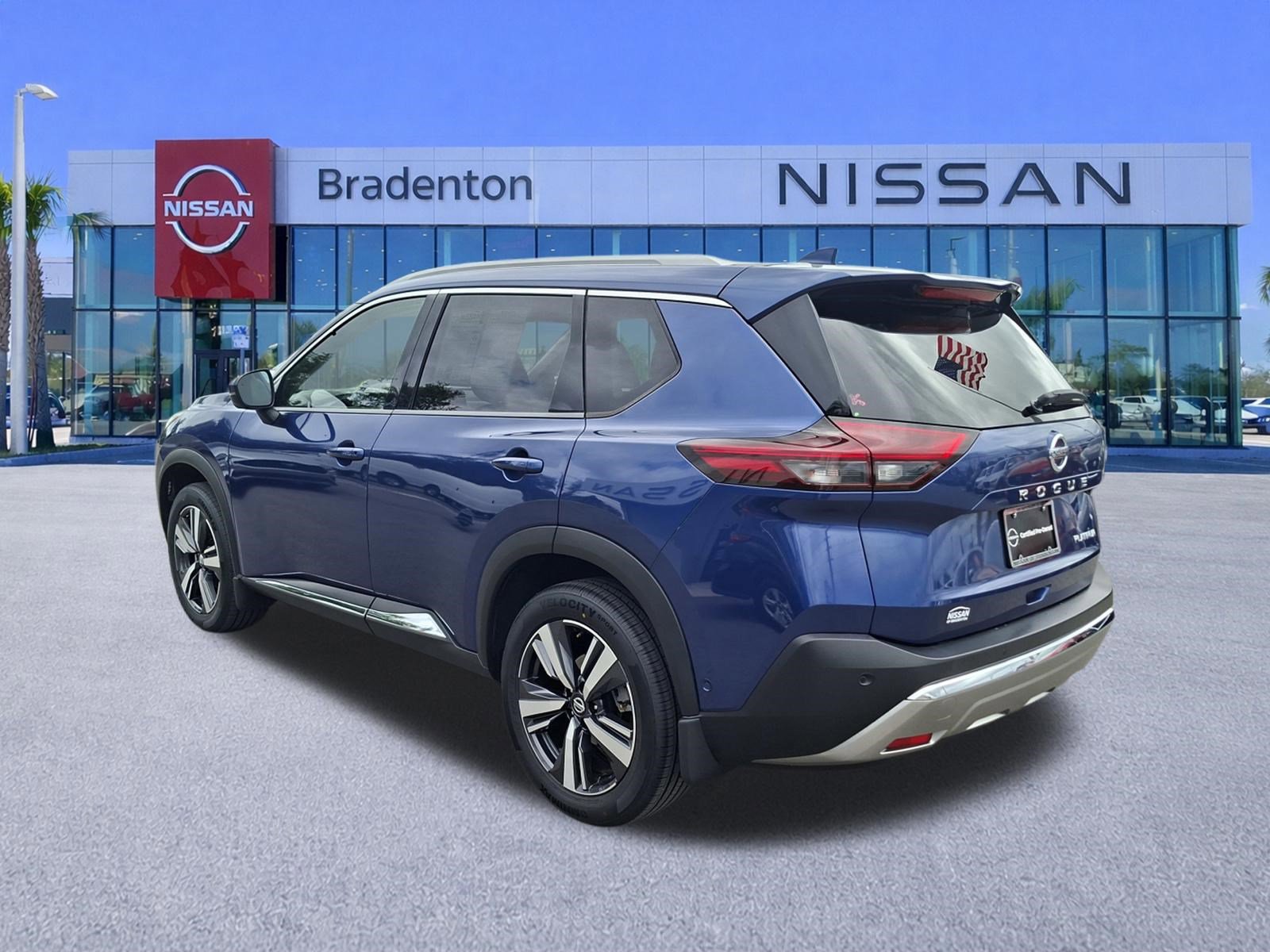 Used 2021 Nissan Rogue Platinum image 7
