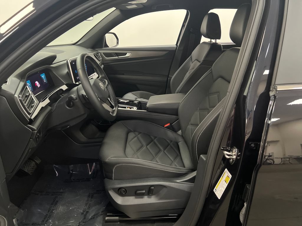 Used 2024 Volkswagen Atlas Cross Sport SE FWD image 12