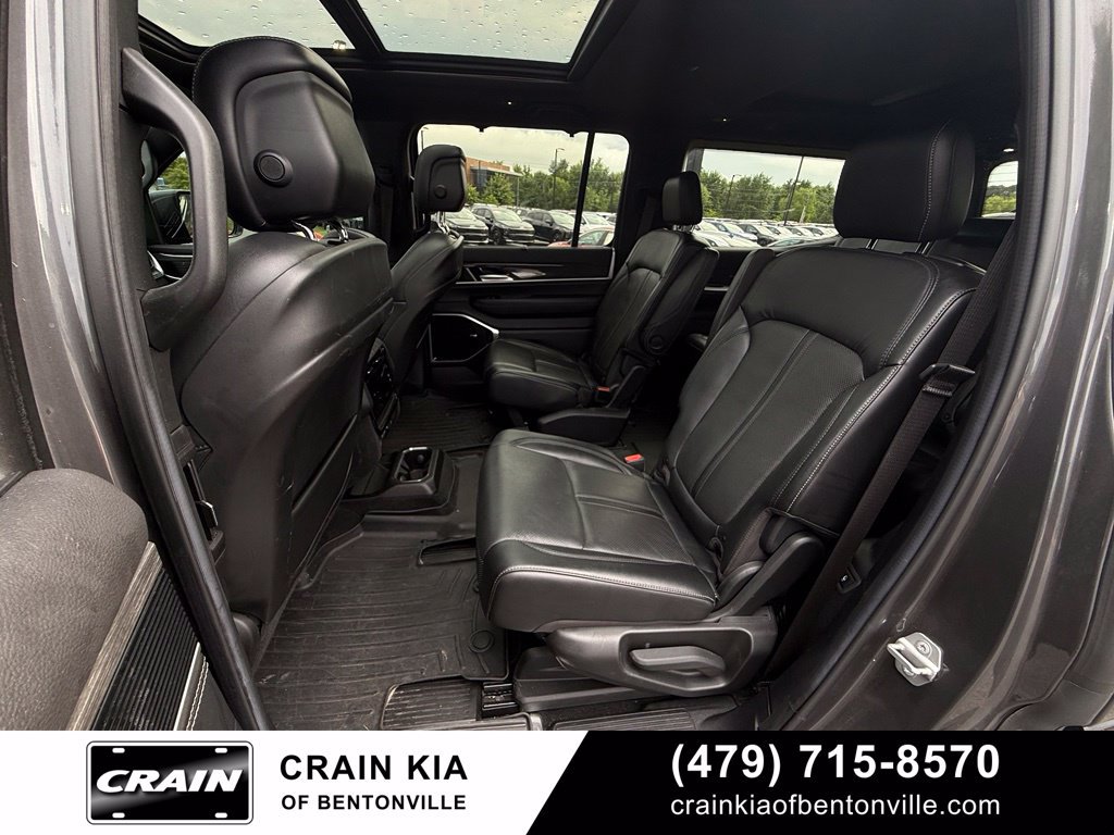 Used 2022 Jeep Wagoneer Series III w/ Premium Group I AWD/4WD image 24