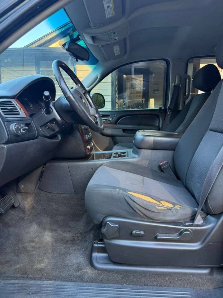 Used 2012 Chevrolet Avalanche LS RWD image 10