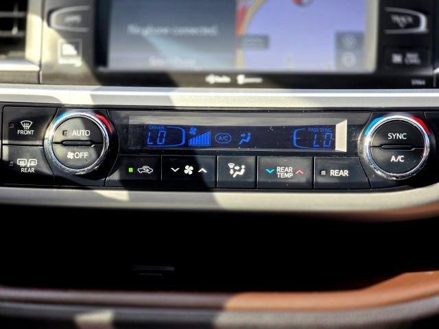 Used 2015 Toyota Highlander Limited AWD/4WD image 25