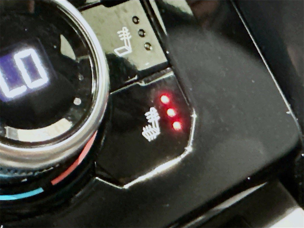 Certified 2023 GMC Sierra 1500 AT4 w/ AT4 Preferred Package image 18