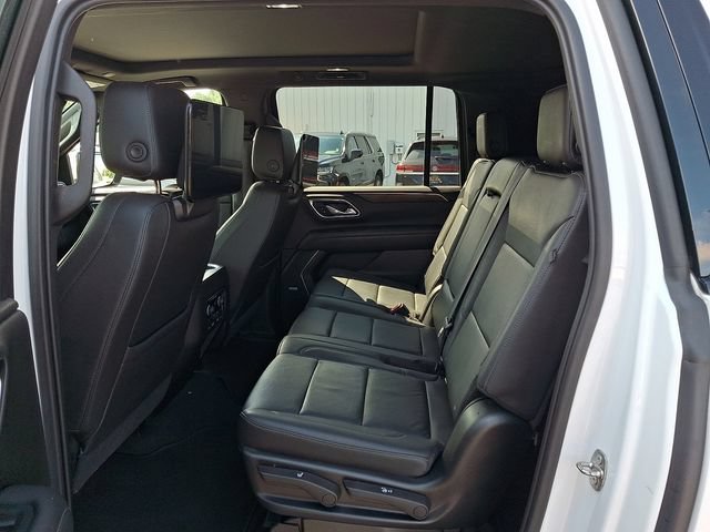 Used 2021 Chevrolet Suburban Z71 w/ Luxury Package AWD/4WD image 10