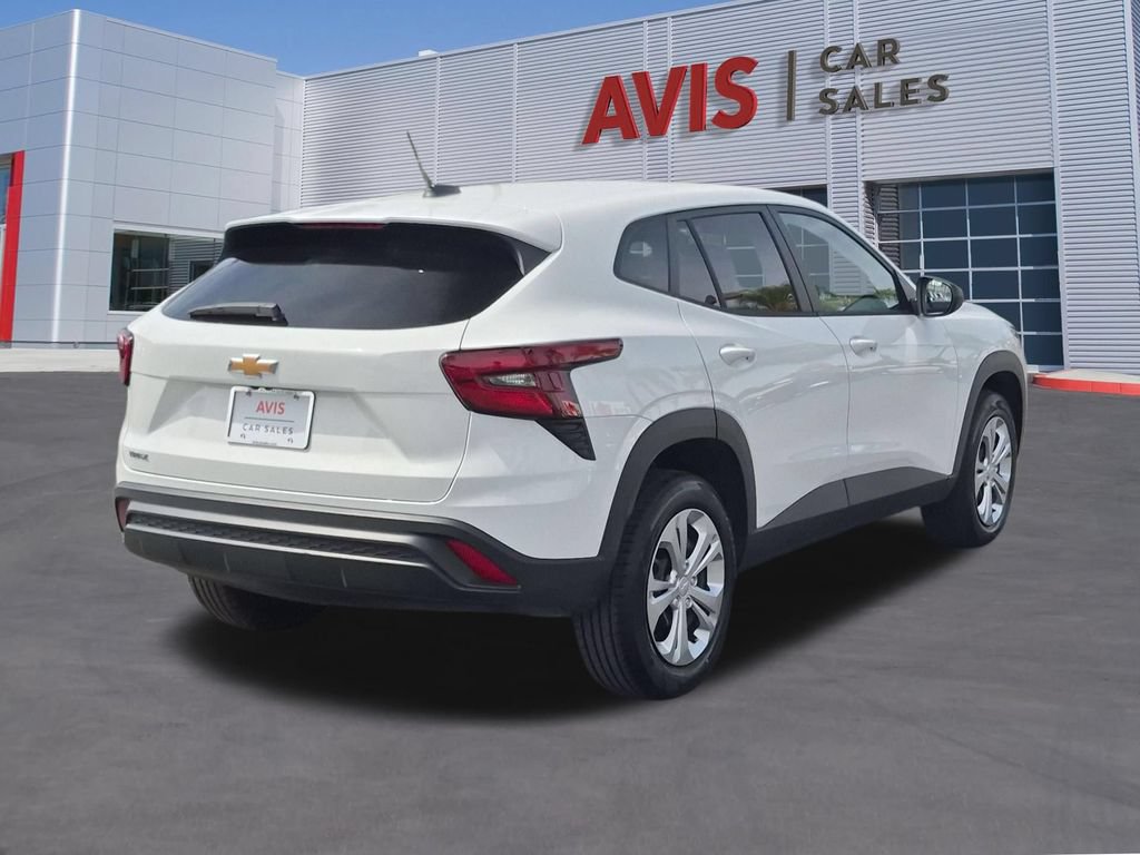 Used 2025 Chevrolet Trax LS FWD image 6