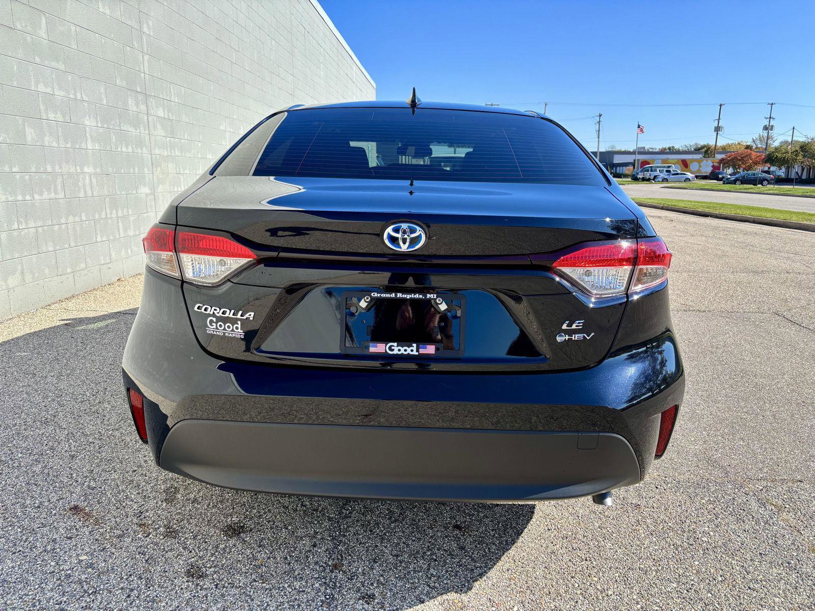 Used 2025 Toyota Corolla LE image 13