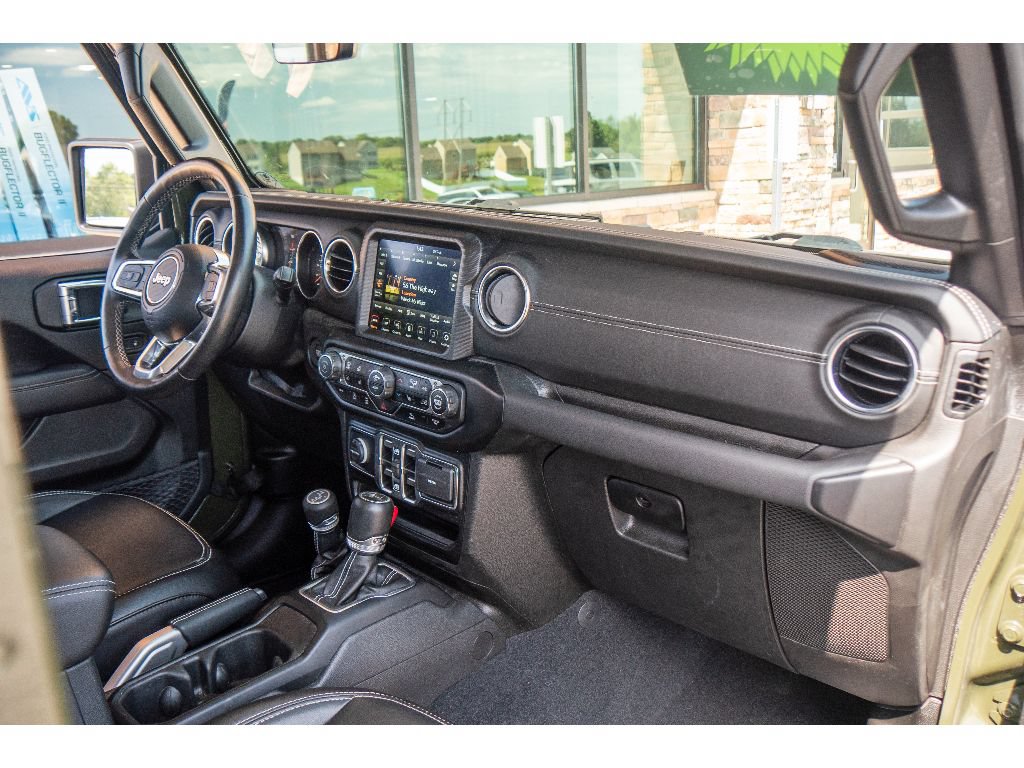 Used 2022 Jeep Gladiator Overland w/ Popular Equipment Package AWD/4WD image 14
