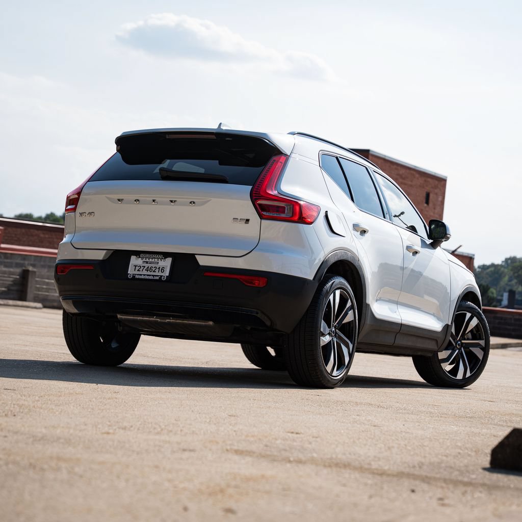 Certified 2023 Volvo XC40 B5 Plus w/ Protection Package Premier AWD/4WD image 6
