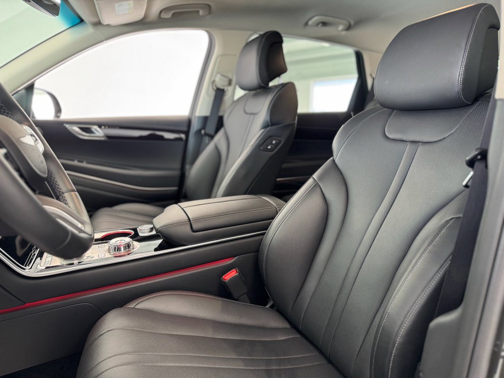 Used 2025 Genesis GV80 2.5T Standard image 14