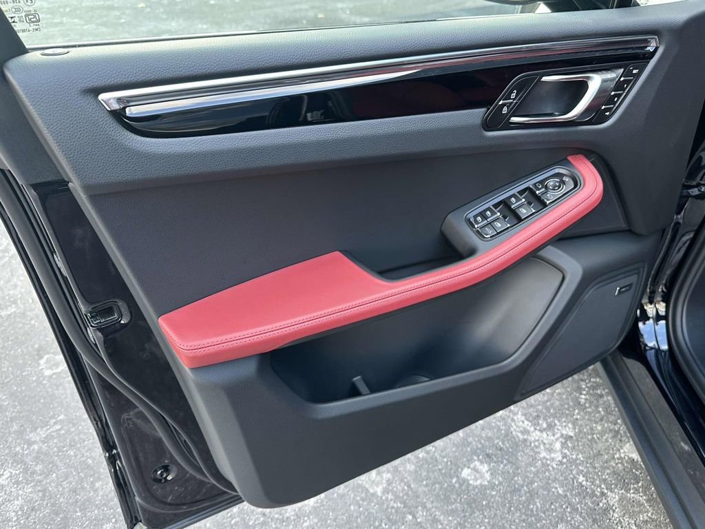 New 2026 Porsche Macan S image 17