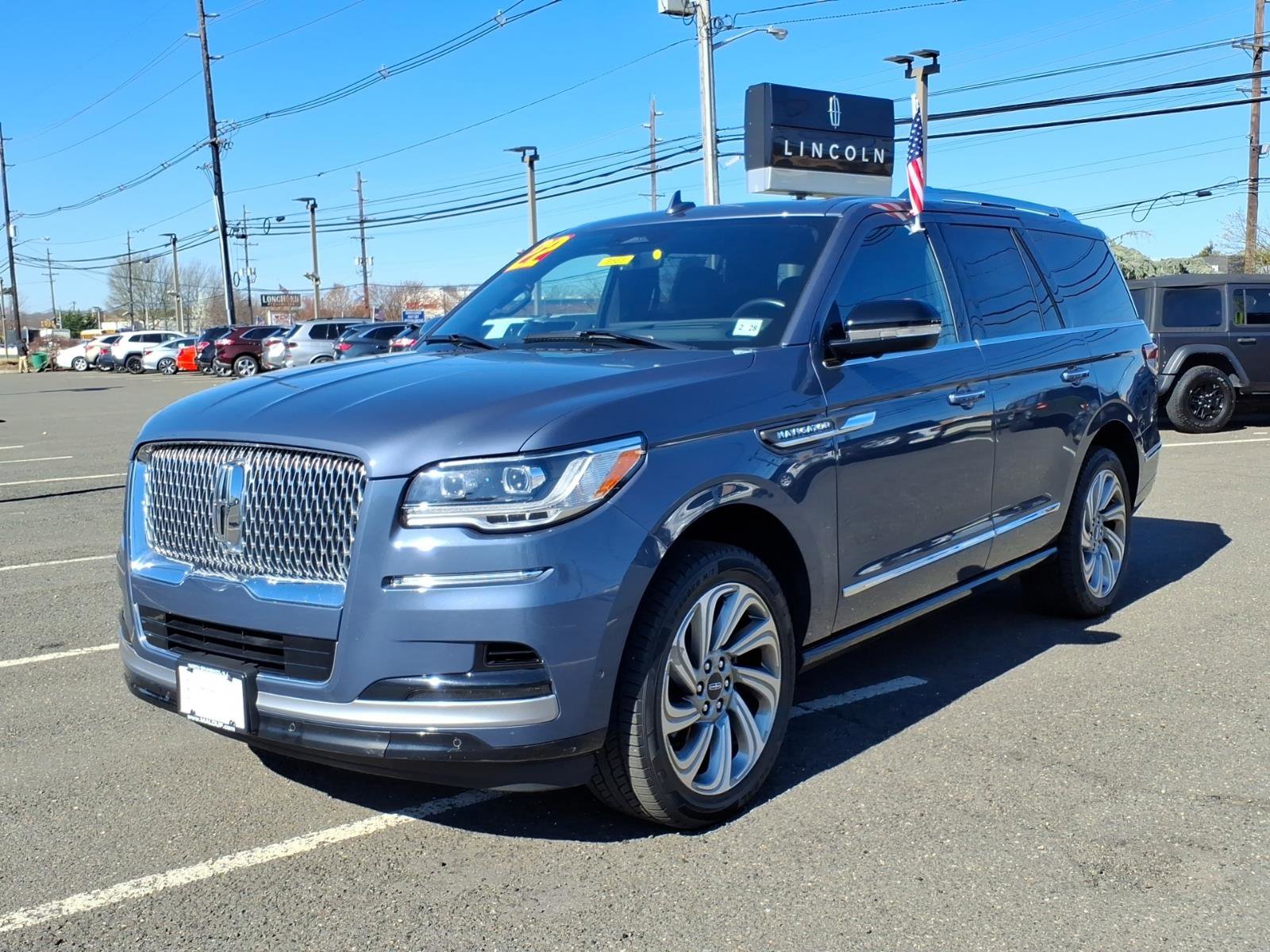 Used 2022 Lincoln Navigator Reserve AWD/4WD image 3